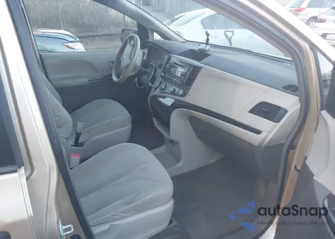 2011 Toyota Sienna Base V6 из США, поврежденный, VIN 5TDZK3DC5BS144750